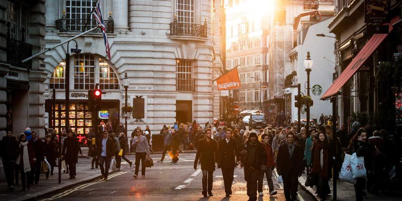 治愈系折叠美学:2024年多功能家居用品设计趋势全解析